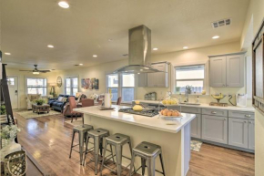 Ideally Located Chico Home - Fire Pit and Grill